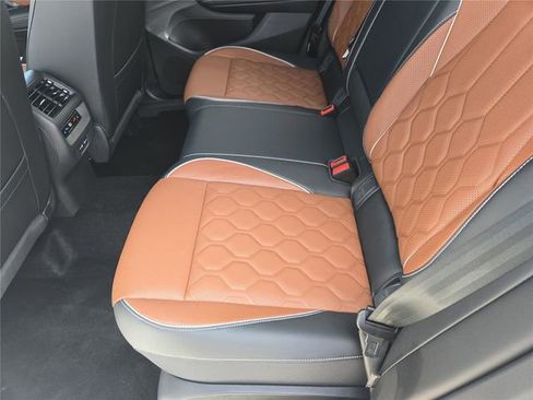 Used 2025 Volkswagen Tiguan SEL R-Line image 15