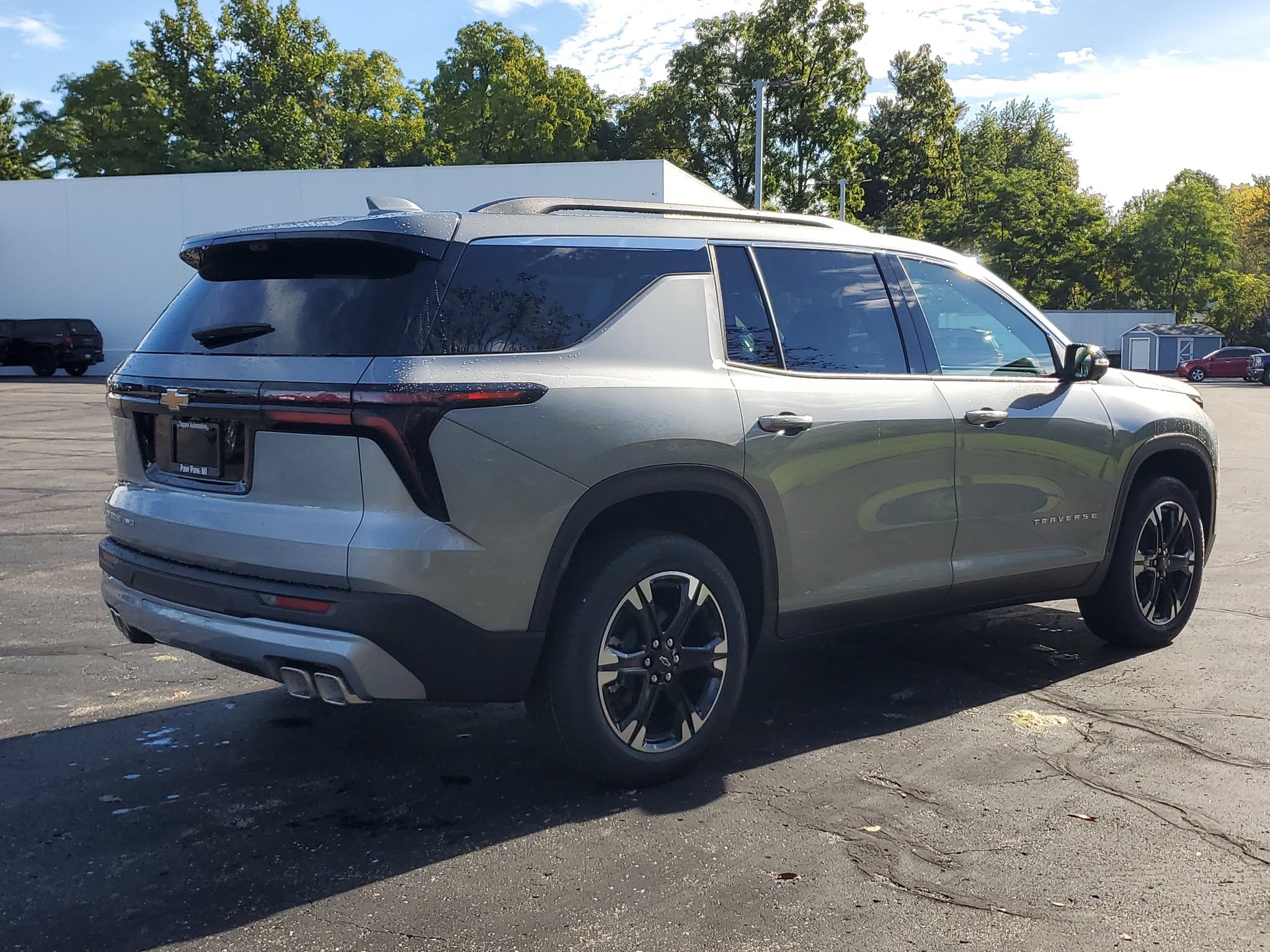 New 2027 Chevrolet Traverse LT AWD/4WD image 4