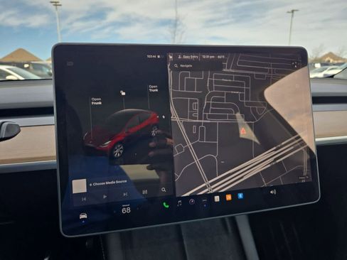 Used 2023 Tesla Model Y Long Range image 32