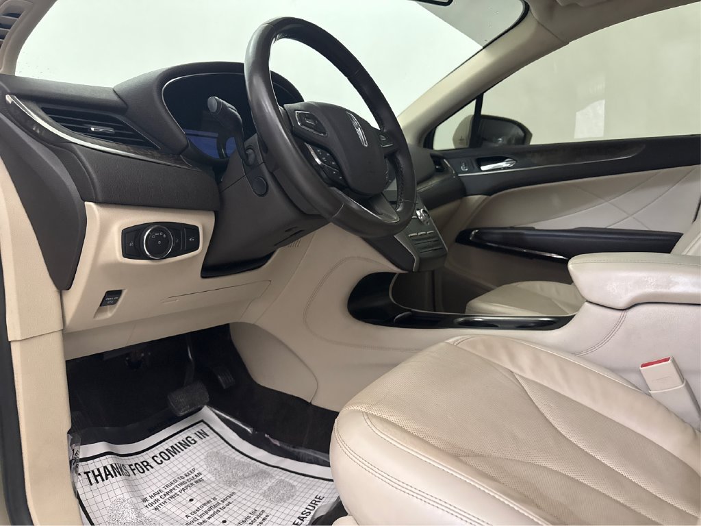 Used 2017 Lincoln MKC Reserve FWD image 31
