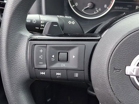 Used 2023 Nissan Rogue SV image 22