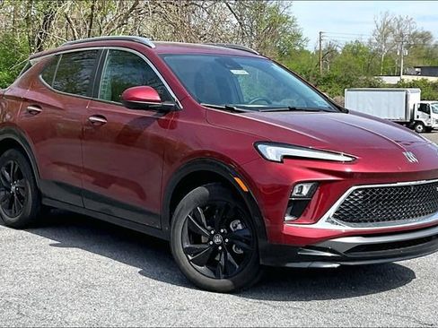 Used 2024 Buick Encore GX Sport Touring w/ Advanced Technology Package image 3