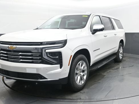 New 2025 Chevrolet Suburban Premier image 4