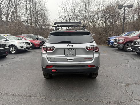 Used 2022 Jeep Compass Trailhawk w/ Trailhawk Convenience Group image 5