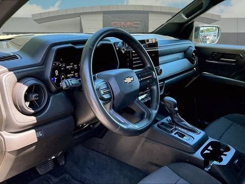 Used 2024 Chevrolet Colorado W/T RWD image 12