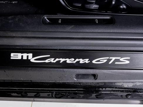 Certified 2025 Porsche 911 Carrera GTS RWD image 22