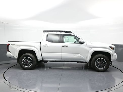 New 2024 Toyota Tacoma TRD Sport w/ TRD Sport Upgrade Package AWD/4WD image 5