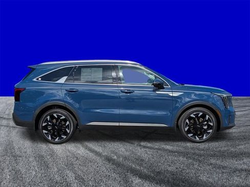 Used 2025 Kia Sorento SX FWD image 3