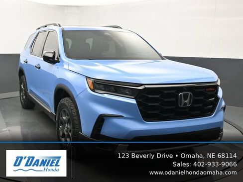 Used 2024 Honda Pilot TrailSport image 8