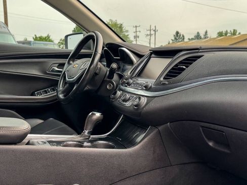 Used 2017 Chevrolet Impala LT w/ Convenience Package FWD image 14