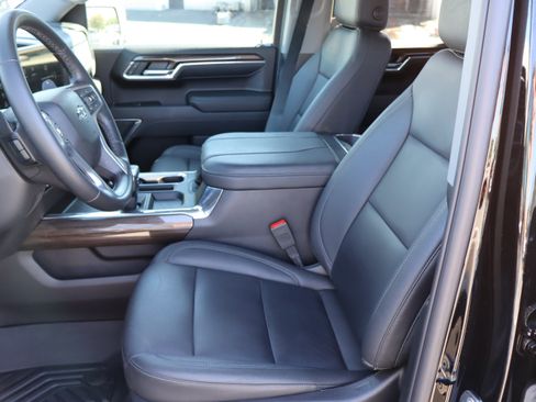 Used 2024 Chevrolet Silverado 1500 LT Trail Boss w/ Convenience Package II AWD/4WD image 19