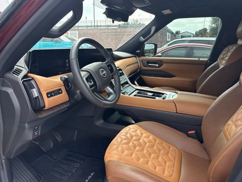 Used 2025 Nissan Armada Platinum Reserve AWD/4WD image 4