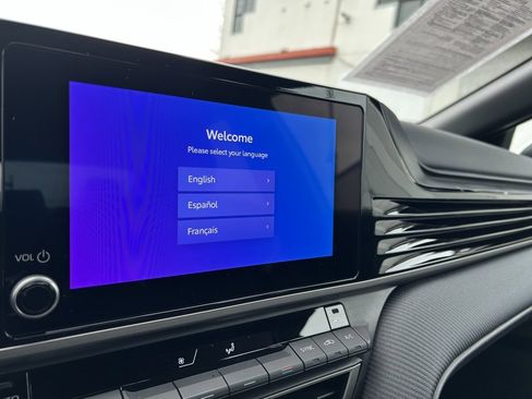 Certified 2025 Toyota Camry SE image 21