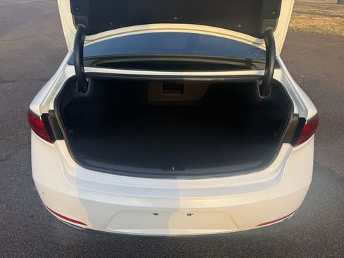 Used 2019 Kia Cadenza Premium image 21