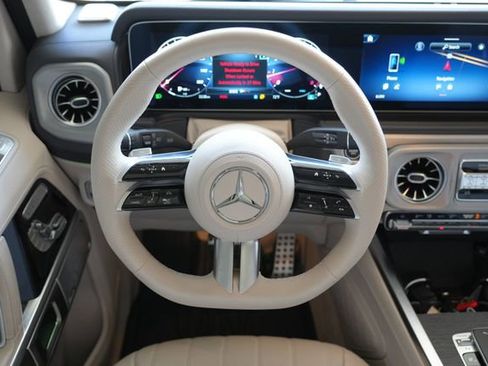 Used 2025 Mercedes-Benz G 550 image 17