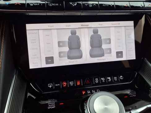 Used 2024 Jeep Grand Wagoneer Series III w/ Rear Seat Video Group 1 image 11