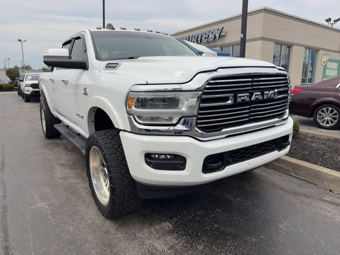 Used 2022 RAM 2500 Laramie AWD/4WD image 2