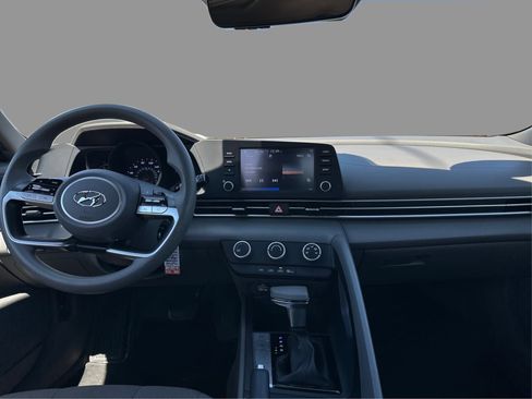 Used 2022 Hyundai Elantra SE FWD image 29