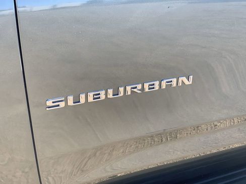 Certified 2024 Chevrolet Suburban Premier image 30