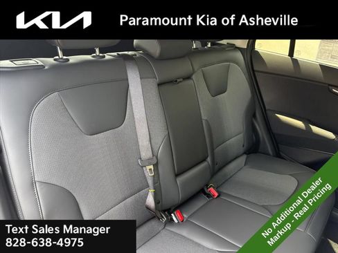 New 2026 Kia Niro EX FWD image 24