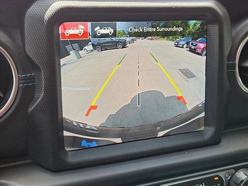 Used 2023 Jeep Wrangler Unlimited Rubicon 4xe w/ Safety Group AWD/4WD image 13