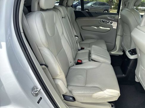 Used 2022 Volvo XC90 T8 Inscription image 19