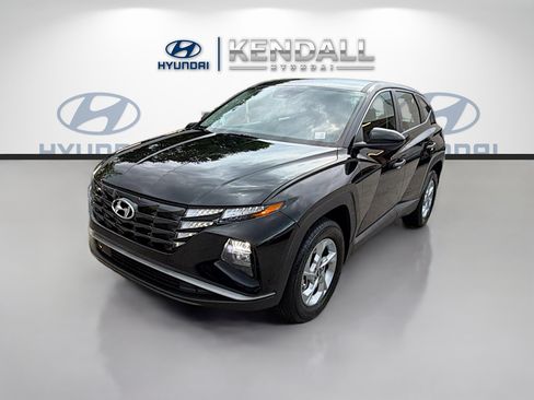 Used 2023 Hyundai Tucson SE AWD/4WD image 3