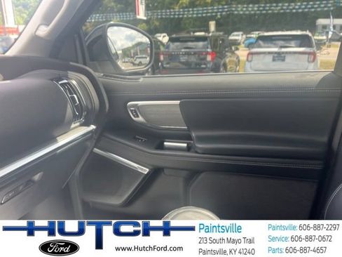 Used 2025 Ford Expedition Platinum AWD/4WD image 48