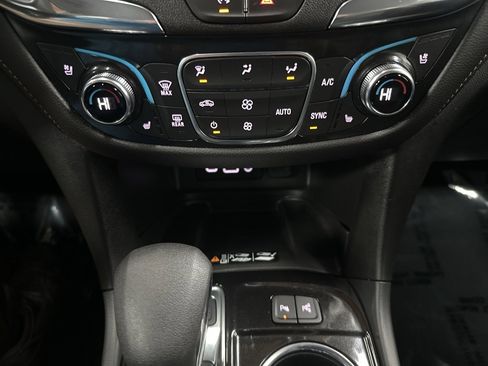 Used 2024 Chevrolet Equinox Premier image 26