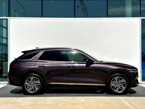 Used 2023 Genesis GV70 2.5T w/ Advanced Package AWD/4WD image 3