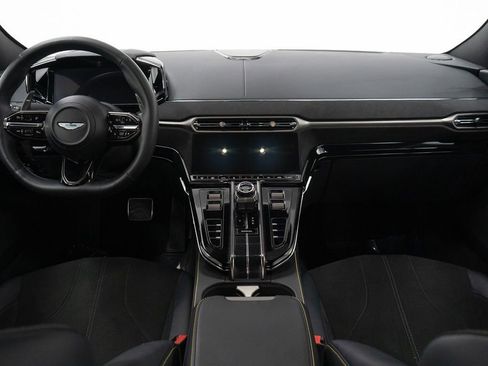 Used 2025 Aston Martin V8 Vantage image 20