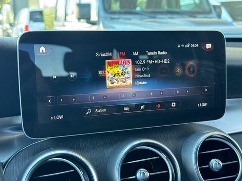 Used 2020 Mercedes-Benz GLC 300 4MATIC image 17