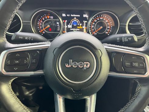 Used 2022 Jeep Gladiator Overland w/ Popular Equipment Package image 9