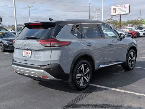 Used 2022 Nissan Rogue Platinum w/ Head-Up Display Package image 8