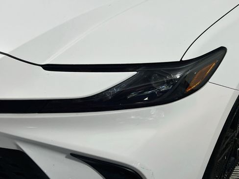 Used 2025 Toyota Camry SE FWD image 12