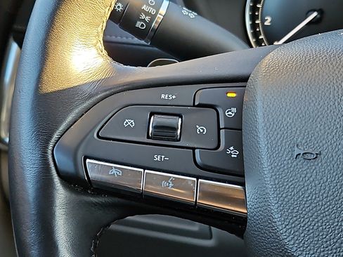 Used 2023 Cadillac XT4 Luxury w/ Cold Weather Package image 20