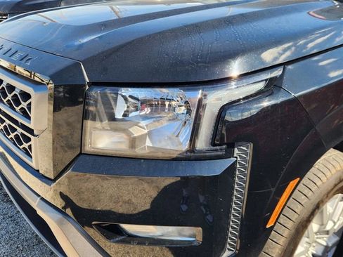 Used 2023 Nissan Frontier SV w/ SV Convenience Package image 6