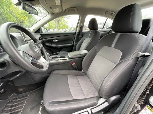Used 2024 Nissan Sentra SV FWD image 22