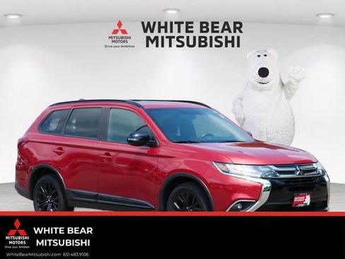 Used 2018 Mitsubishi Outlander LE AWD/4WD image 1
