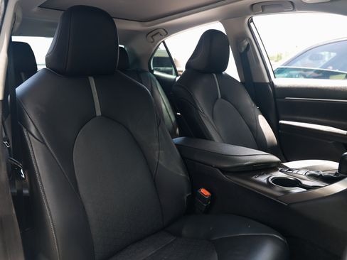 Used 2021 Toyota Camry XSE FWD image 20