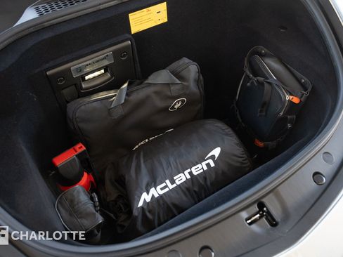 Used 2025 McLaren Artura Spider RWD image 31