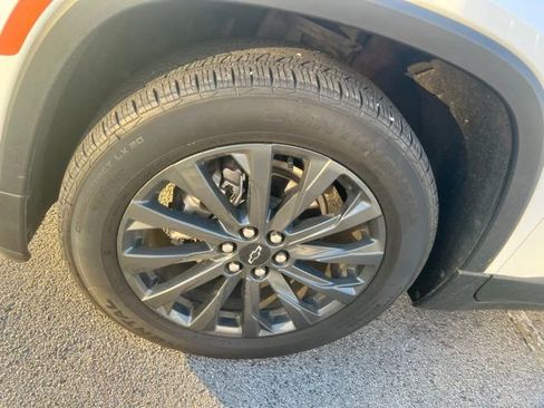 Used 2023 Chevrolet Traverse RS image 11