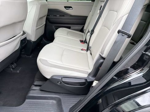 Used 2022 Nissan Pathfinder SL w/ Cargo Package AWD/4WD image 26