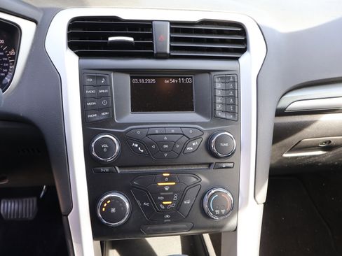 Used 2014 Ford Fusion SE image 22