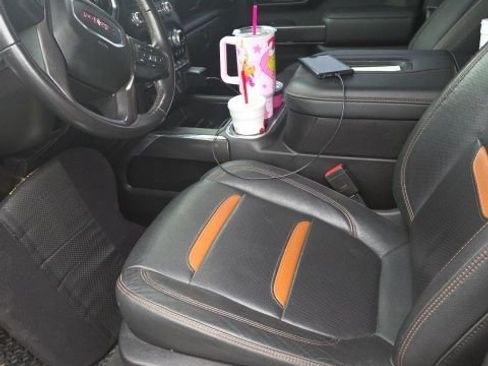 Used 2021 GMC Sierra 2500 AT4 image 2