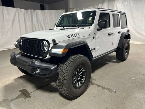 Used 2026 Jeep Wrangler Unlimited Sport AWD/4WD image 3