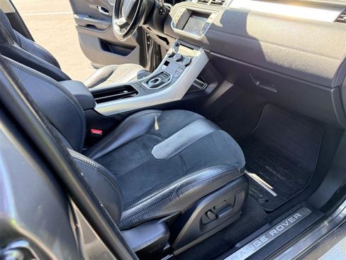 Used 2015 Land Rover Range Rover Evoque Pure image 18