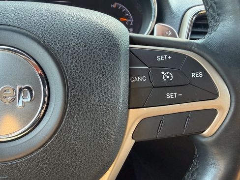 Used 2014 Jeep Grand Cherokee Laredo w/ Security & Convenience Group AWD/4WD image 25