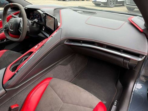 Used 2020 Chevrolet Corvette Stingray Preferred Cpe w/ 2LT Preferred Equipment Group image 17