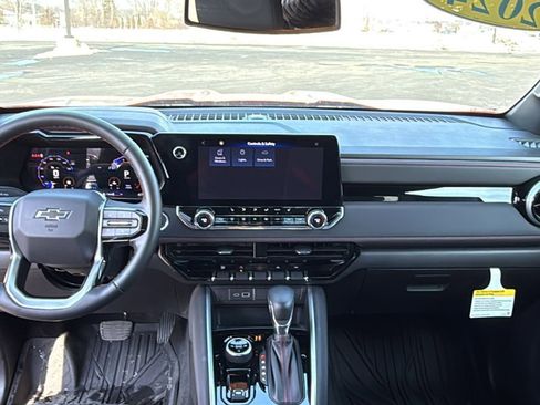 Used 2024 Chevrolet Colorado Z71 w/ Z71 Convenience Package 2 image 26